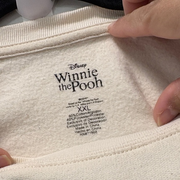 DISNEY WOMENS WINNIE THE POOH CHENILLE PATCH GRAPHIC SWEATSHIRT CREAM SIZE XXL - Picture 2 of 5